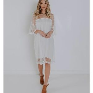 Vici HOPE LACE DRESS - WHITE